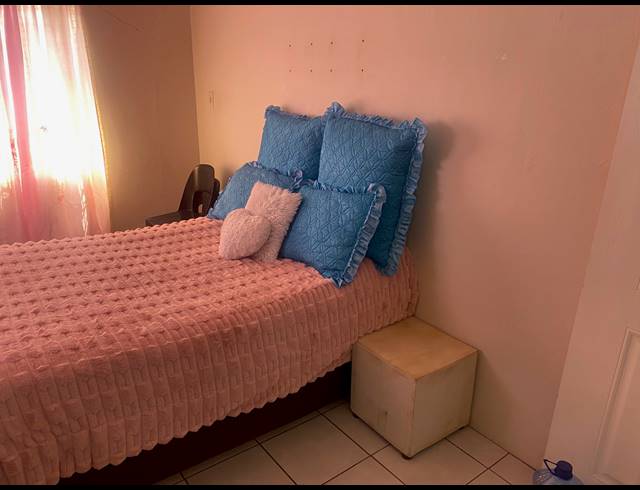 6 BEDROOM COMPOUND FOR SALE IN NORTHDALE
